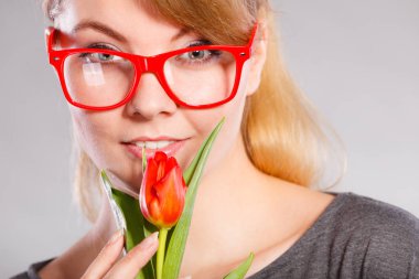 Güzellik kadını Lale çiçek.