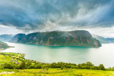 Aurland fiyort Stegastein görünümü noktasından, Norveç
