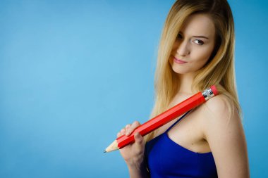 Kadın el düşünme, büyük kalem karıştı