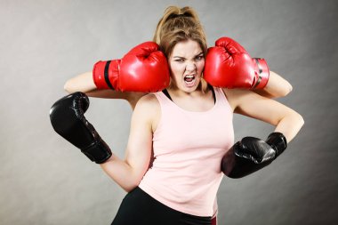Boks eldivenleri arasında baş sahip kadın