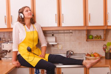 Düşünme ev kadını evde rüya