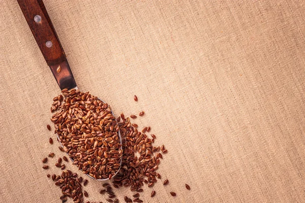 Üzerinde mutfak kaşık keten tohumu keten tohumu
