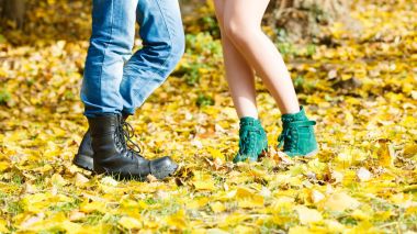 Genç Bayan toplantı kaba erkek.