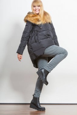 Ceketi giyen kız moda.