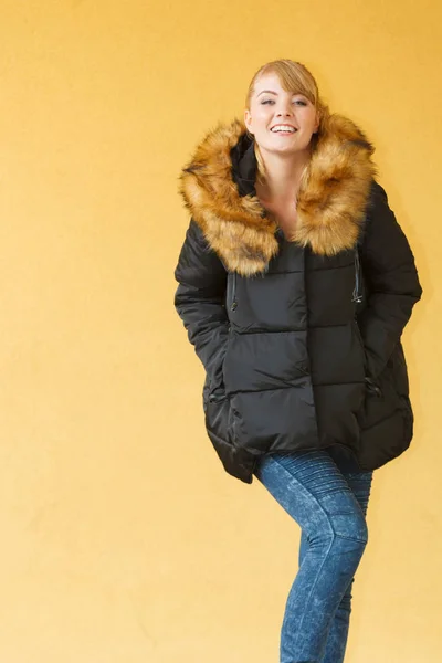 Chica de moda en chaqueta . —  Fotos de Stock