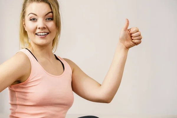 Portrait of happy blonde woman smiling with joy — Stok Foto