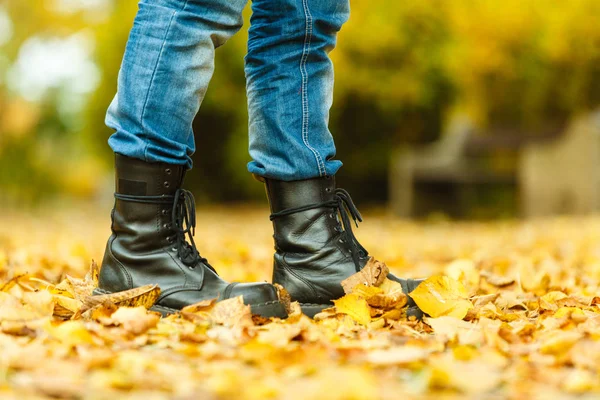 Hombre con botas negras . — Foto de Stock