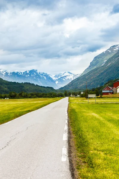 Út a táj az norvég hegységben — Stock Fotó