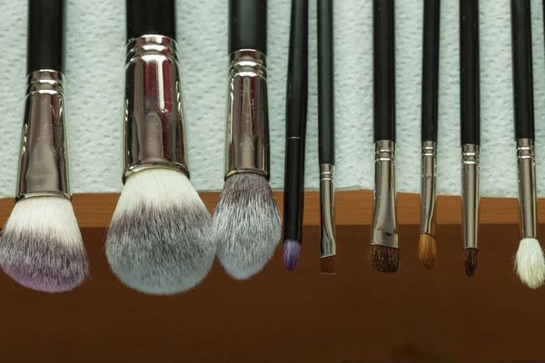 Process of cleaning drying makeup brushes — Stock Photo, Image