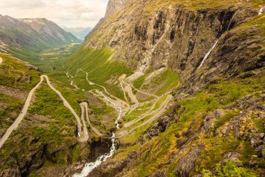 Troller yol Trollstigen dağ yolu Norveç'te