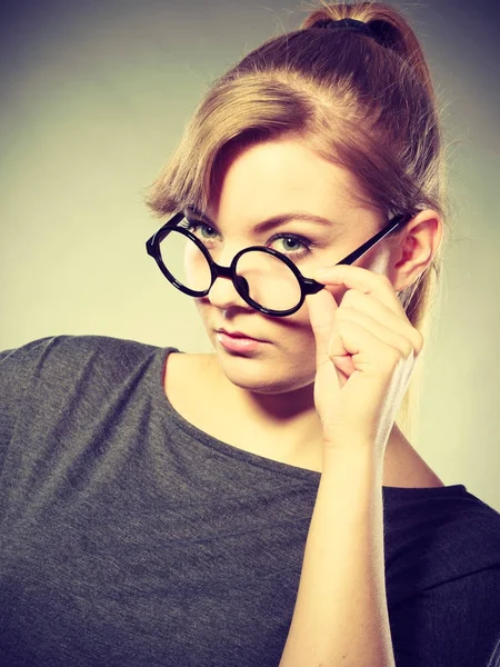 Annoyed nervous woman portrait. — Stock Photo, Image