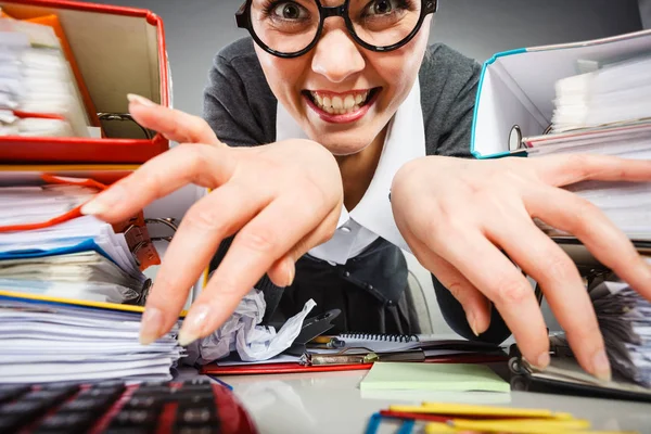 Verrückt zufrieden Buchhalterin Geschäftsfrau. — Stockfoto