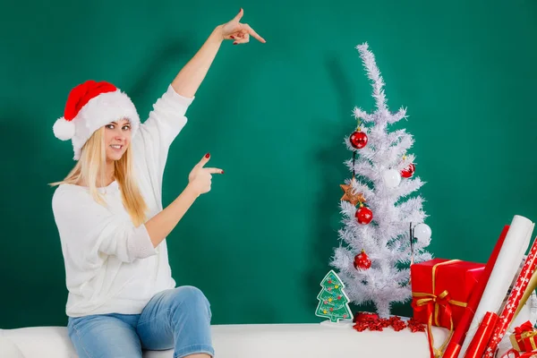 Noel Baba şapkası Noel ağacı süsleme kadında