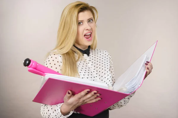 Happy positive business woman holding binder with documents — Stock Photo, Image