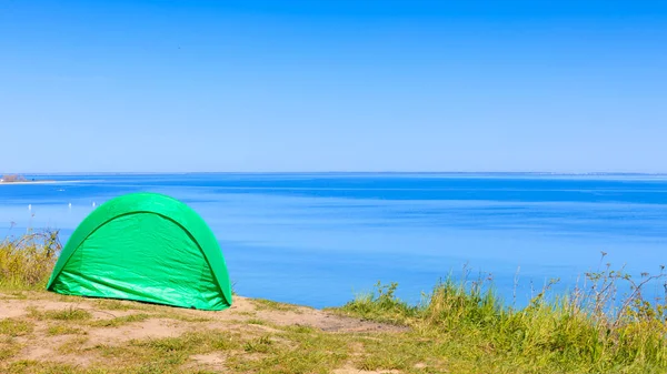 Tourist tent in nature area. — Stock Photo, Image