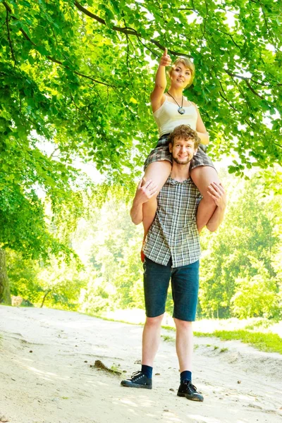 Travel couple having fun outdoor — Stock Photo, Image