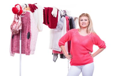 Kadın giyim, kararsızlık seçme ev dolaba