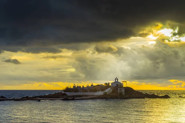 Ajos Fokas Laconia Řecko, východ slunce na bouřlivé počasí — Stock fotografie