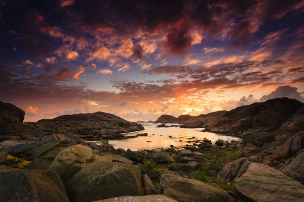 Tengerpart a naplemente, Norvégia — Stock Fotó