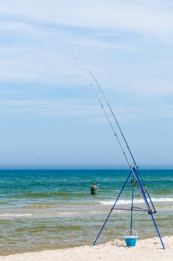 Olta yalnız deniz kıyısında bıraktı