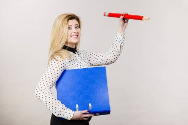 Kadın holding bağlayıcı belgeleri ile