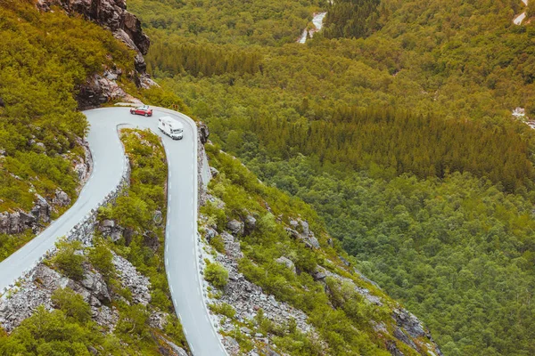 Trolls Path Trollstigen carretera de montaña en Noruega — Foto de Stock