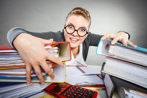 Senhora do escritório assustador em seu reino . — Fotografia de Stock