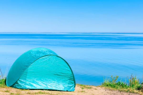 Tourist tent in nature area. — Stock Photo, Image