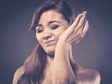 diş ağrısı acı kadın