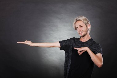 Adam boş el kopya alanı ürün için