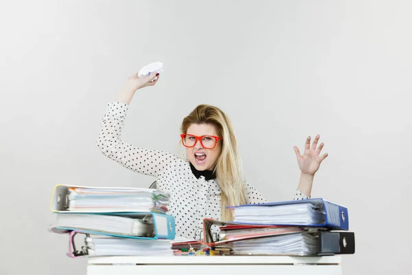 Arrabbiato pazzo donna d'affari di essere furioso — Foto Stock