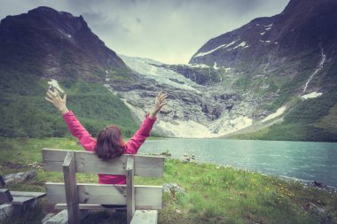 Boyabreen buzul Norveç'te hayran turizm
