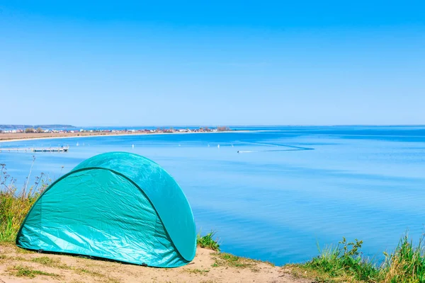 Tourist tent in nature area. — Stock Photo, Image