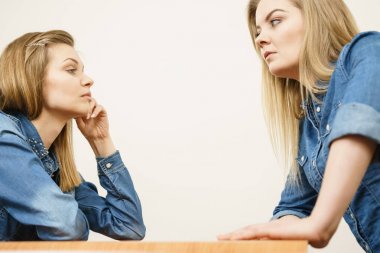 İki kadın sahip iddia