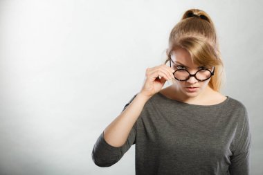 Öfke ifade kızın canını sıkmak.