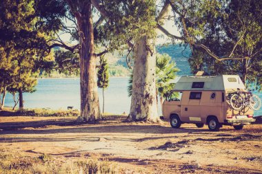 Plaj sahil kamp araba