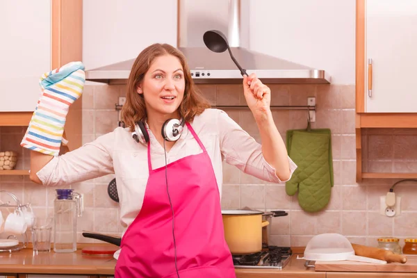 Ev hanımı cook mutfak