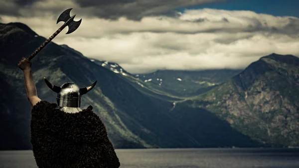 フィヨルド海岸のバイキング戦士、ノルウェー — ストック写真