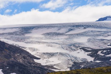 Buz buzullu dağlar. Road Sognefjellet, Norveç