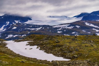 Buz buzullu dağlar. Road Sognefjellet, Norveç