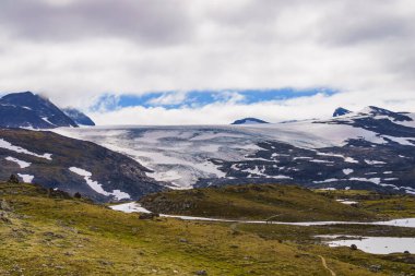 Buz buzullu dağlar. Road Sognefjellet, Norveç