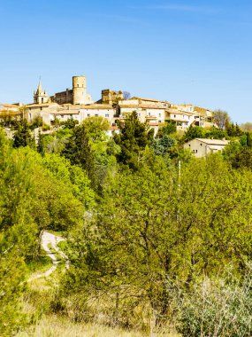 Fransa 'da tepede eski bir kasaba