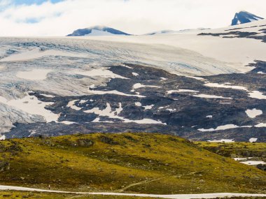 Buz buzullu dağlar. Road Sognefjellet, Norveç
