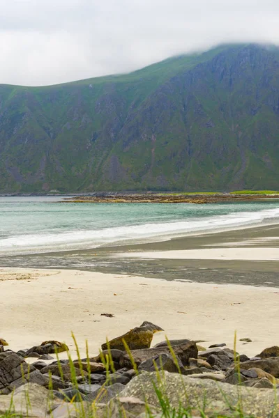 Ramberg Beach na ilha Flakstadoy, Lofoten Noruega — Fotografia de Stock