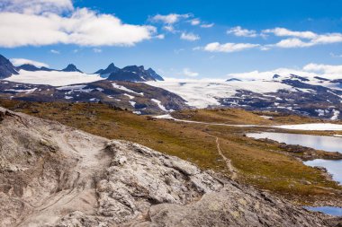 Dağlar manzara. Norveç yol Sognefjellet