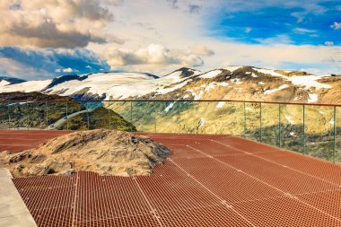 Dağlar görünümü açısından Dalsnibba, Norveç