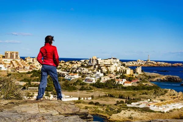 西班牙海岸旅游妇女 — 图库照片