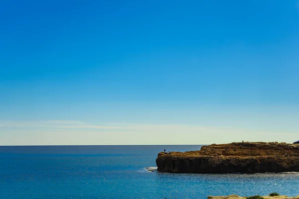 Línea costera en el sur de España, mar y acantilado — Foto de Stock