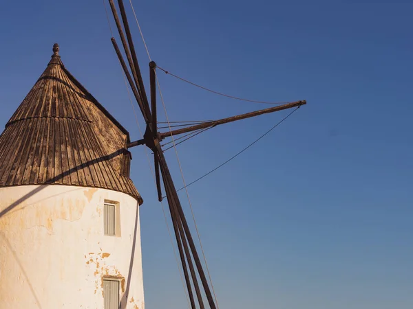 Windmolen in san pedro del pinatar, Spanje — Stockfoto