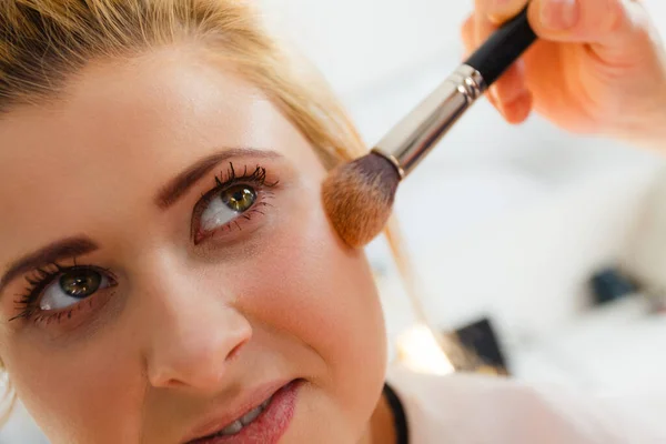 Visage Concepto Belleza Primer Plano Retrato Cara Mujer Conseguir Maquillaje —  Fotos de Stock